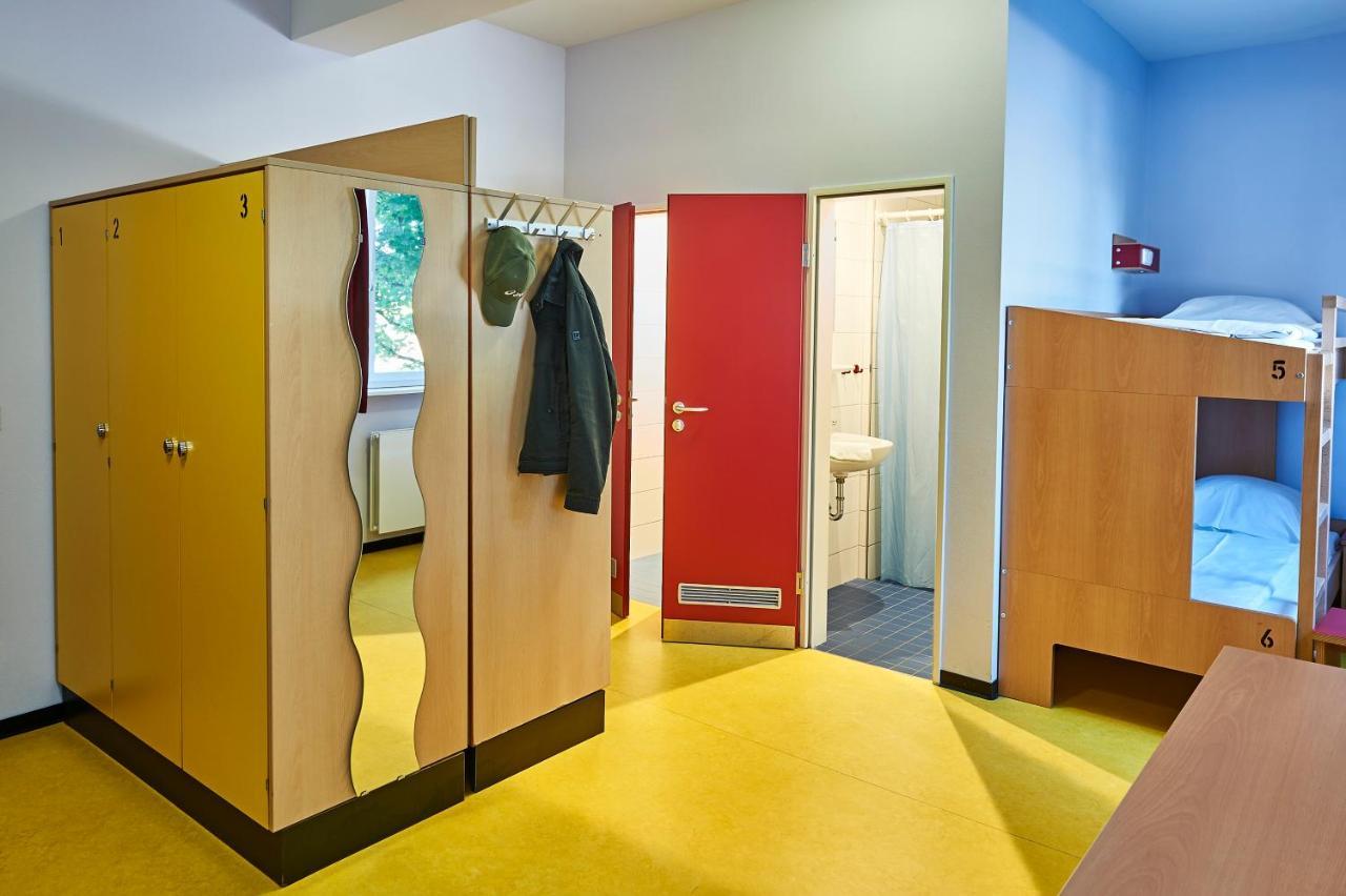 Cama en habitación compartida para hombres - 4 o 6 camas, ducha y aseo